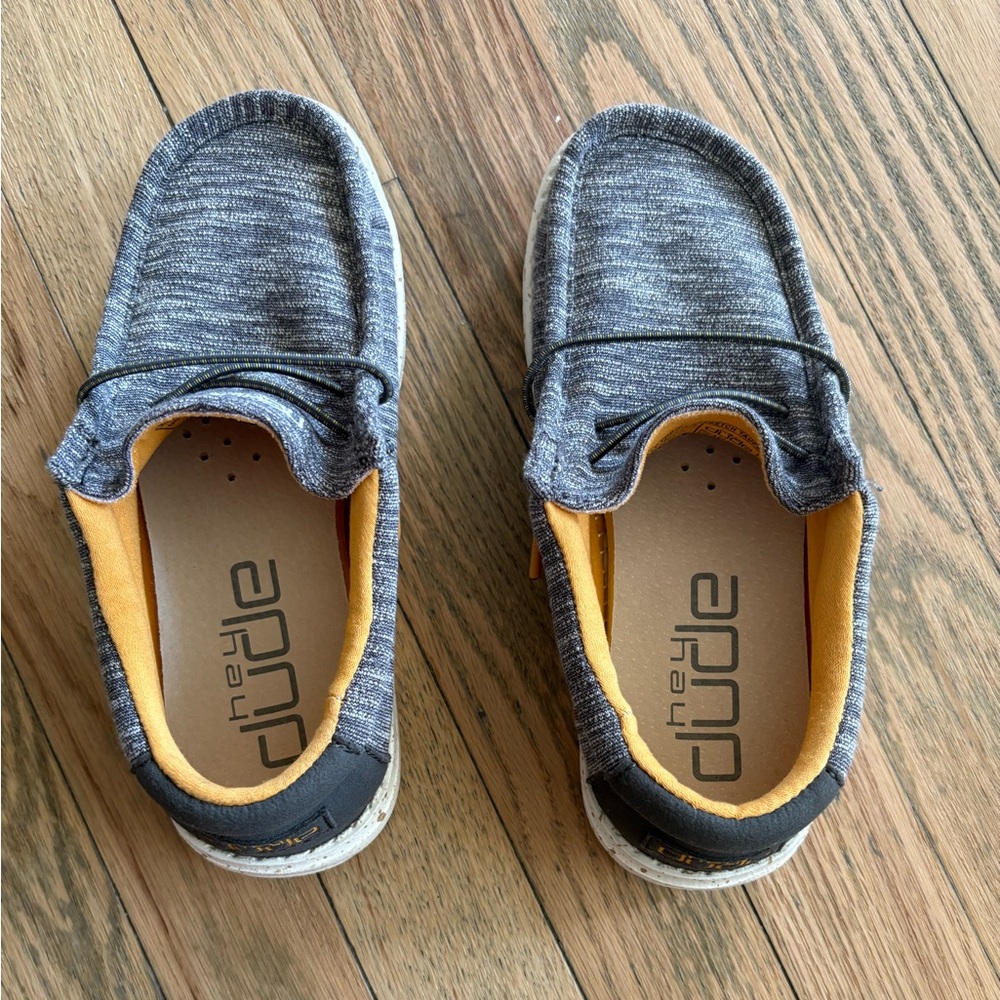 Hey Dude Wally Youth in Stretch Taupe